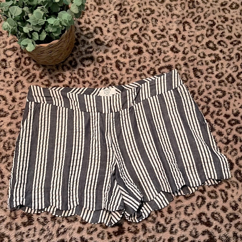 Scalloped shorts